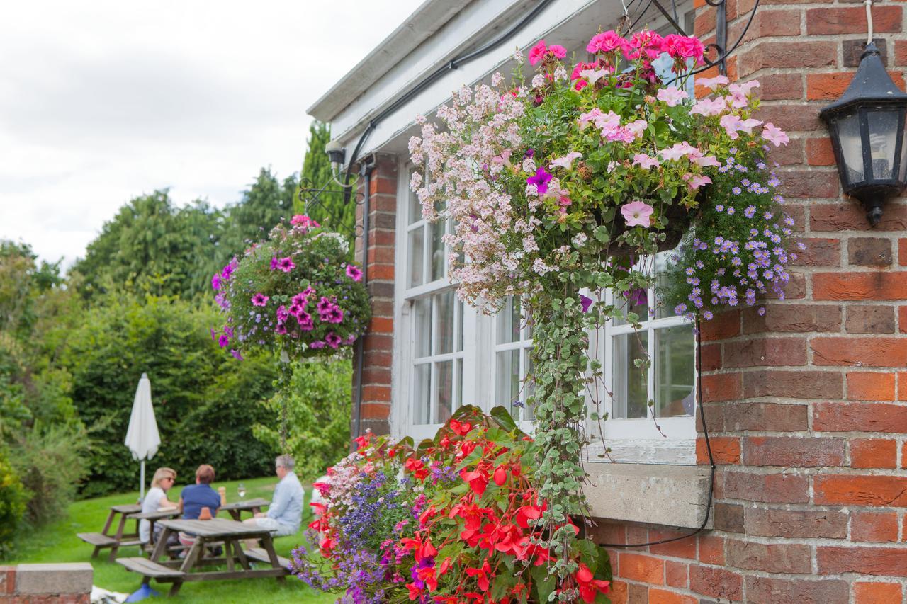 The Seven Stars Inn Pewsey Екстер'єр фото